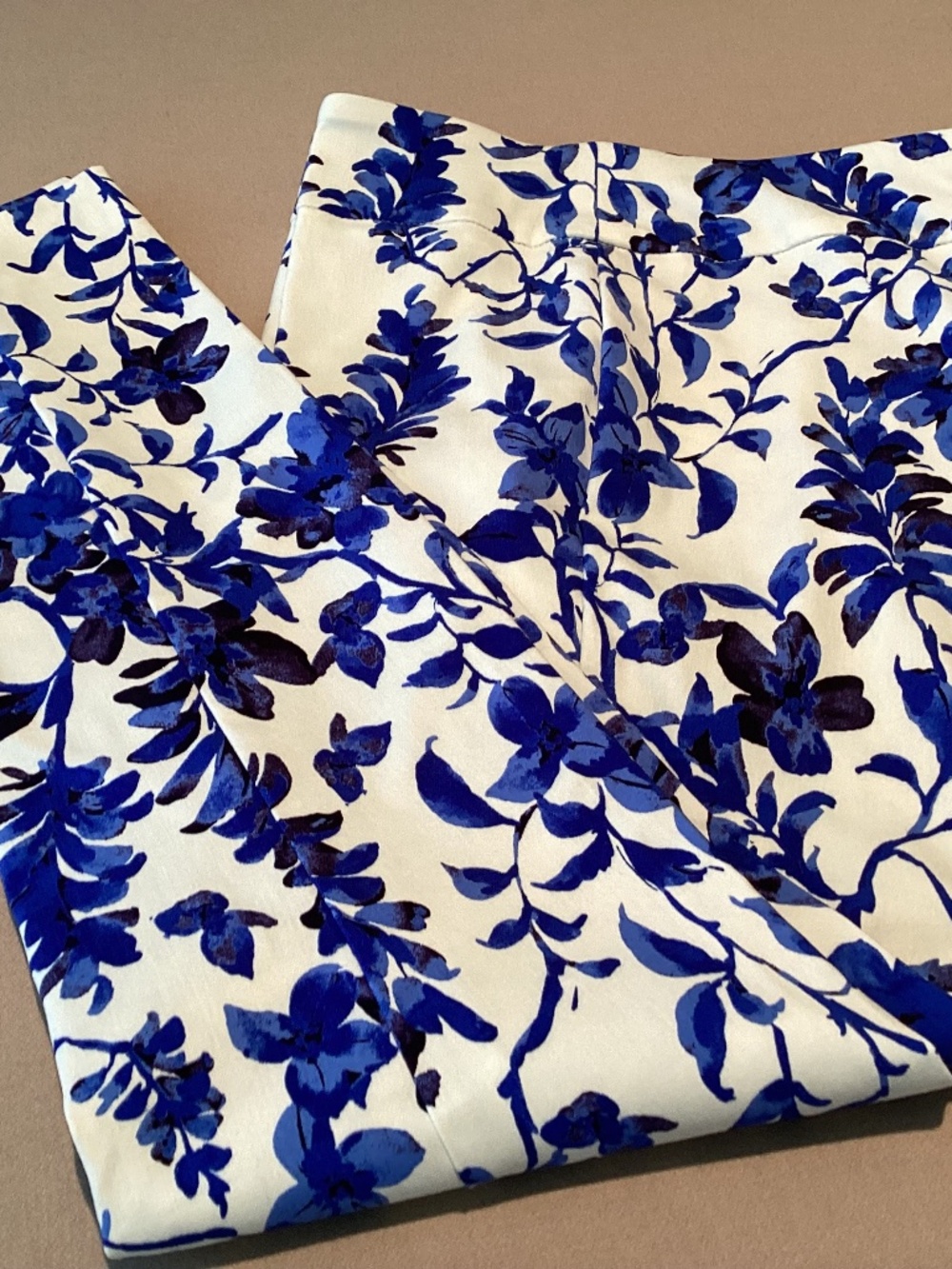 COUNTERPARTS - BLUE/WHITE FLORAL ( PULL-ON ) PANTS - SIZE 8